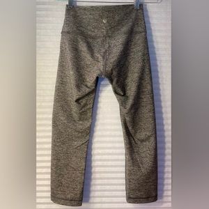 Lululemon Wunder Under highrise crop, heather black, Sz 6 EUC